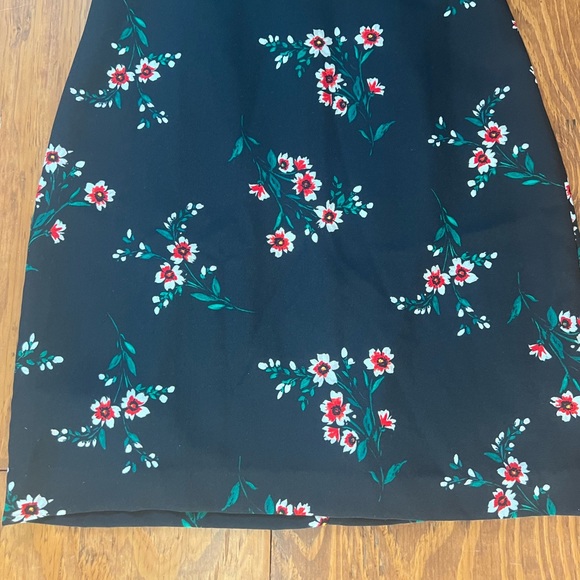 EUC Draper James Black Floral V Neck Dress - Picture 3 of 10